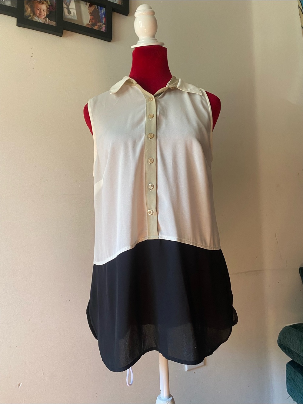 Christopher & Banks Two-Tone Sleeveless Button Front Tunic - White and Black
